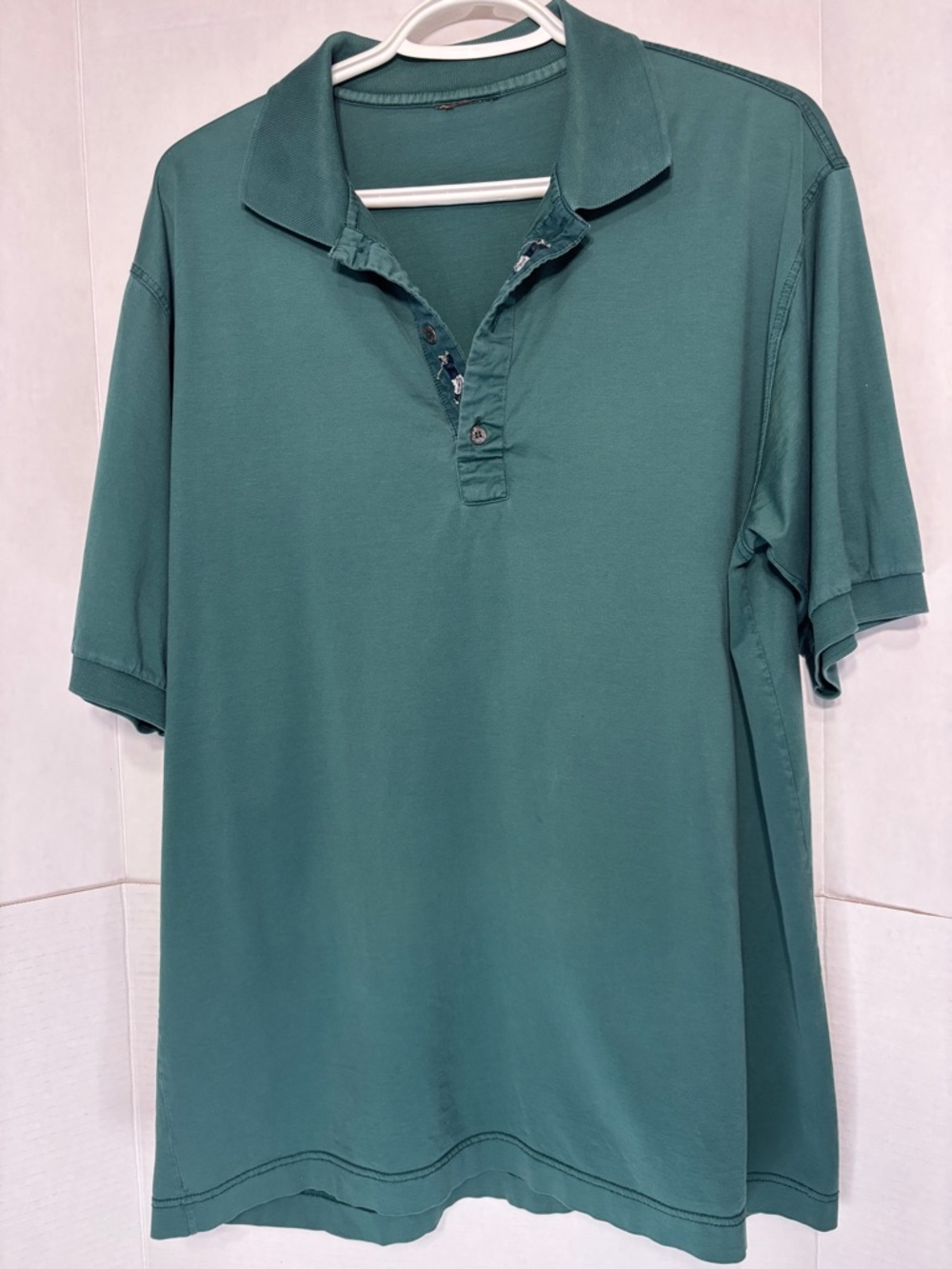 Bobby Jones Men's Made in Italy Polo Masters Logo Contrast Placket Golf Shirt